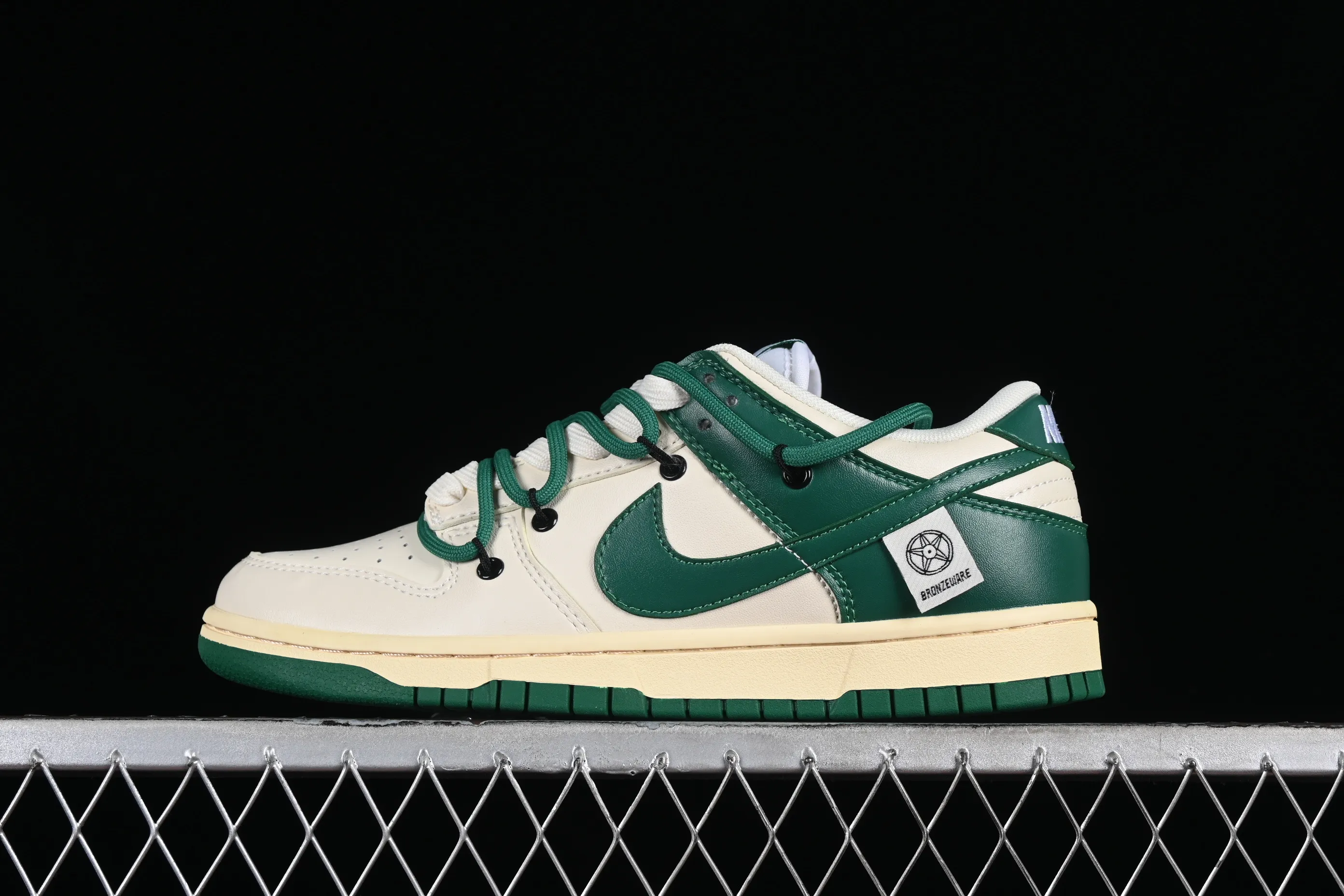 All Categories Nk SB Dunk Series Nk SB Dunk Low Low-top sneakers Nk Dunk Low Sanxingdui 2.0 Retro deconstruction style Old label SB strap low-top casual sneakers DD1503-112